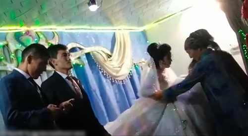 Váy cưới cô dâu đơn giản tay dài | Shopee Việt Nam