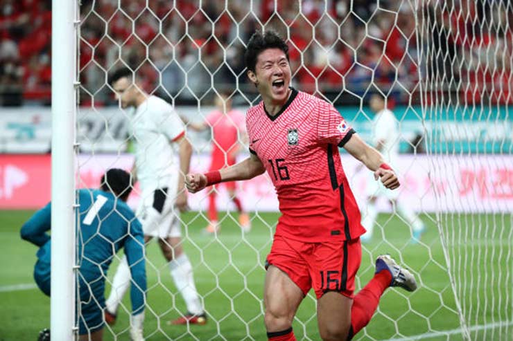 Hwang Ui Jo ghi 1 bàn &amp; 1 kiến tạo cho Hàn Quốc trong vòng 6 phút