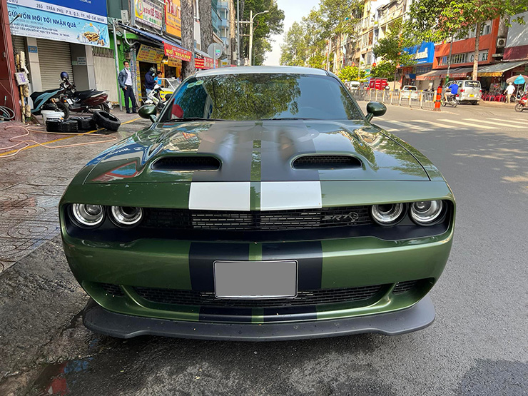 &#34;Xe cơ bắp Mỹ&#34; Dodge Challenger Hellcat Redeye đầu tiên về Việt Nam - 1