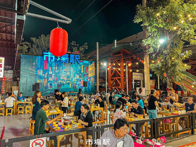 Khu chợ đêm đậm chất Nhật Bản giữa lòng Bangkok: Địa điểm mới cho "tín đồ" du lịch Thái Lan - 9