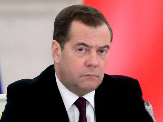 Cựu Tổng thống Nga Dmitry Medvedev cảnh báo châu Âu sẽ hứng chịu hậu quả nếu tiếp tục trừng phạt Nga. Ảnh: 247 Bulletin