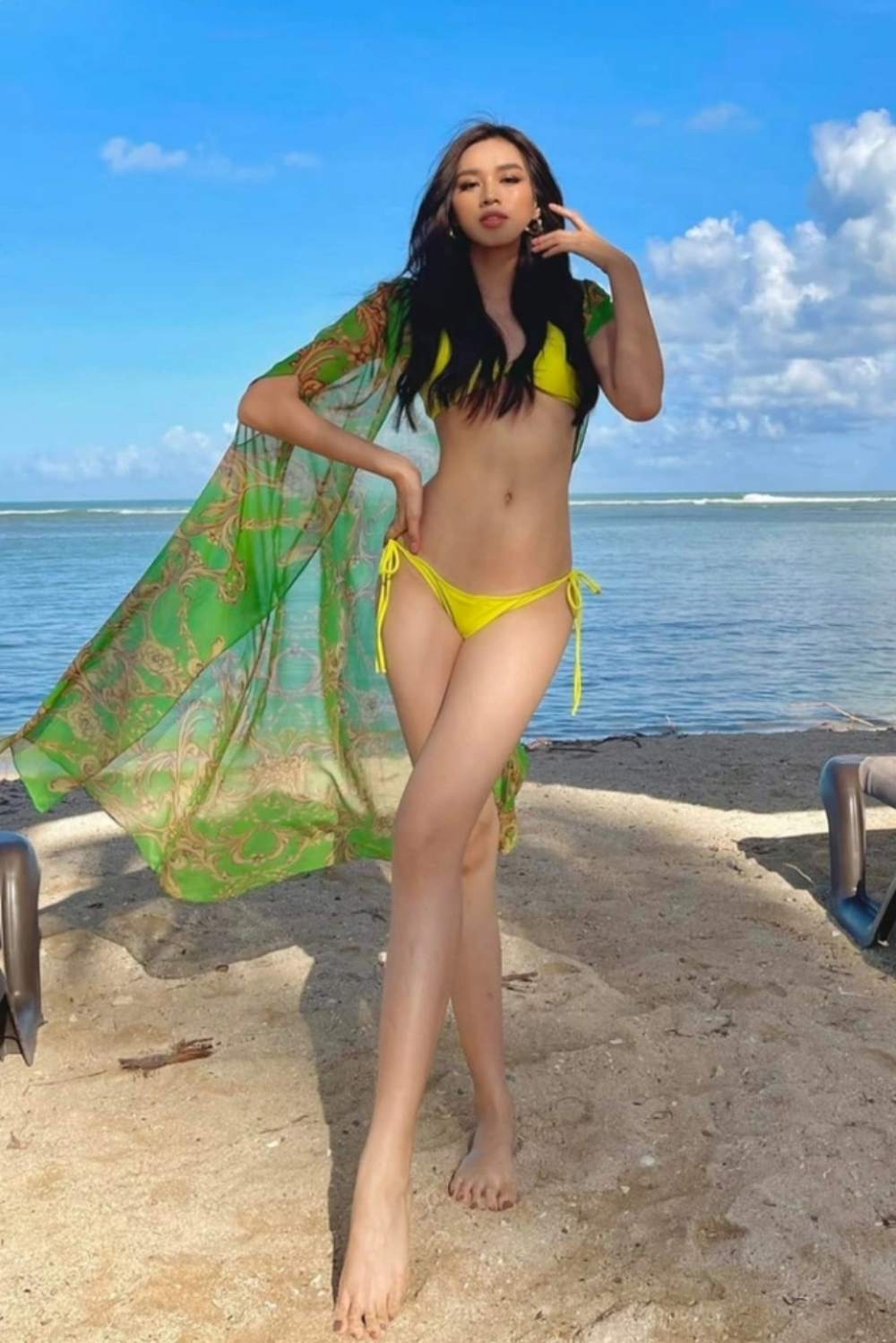 Hoa hậu Đỗ Hà khoe dáng không mỡ thừa với đồ bơi nhỏ nhất từ khi đăng quang - 5