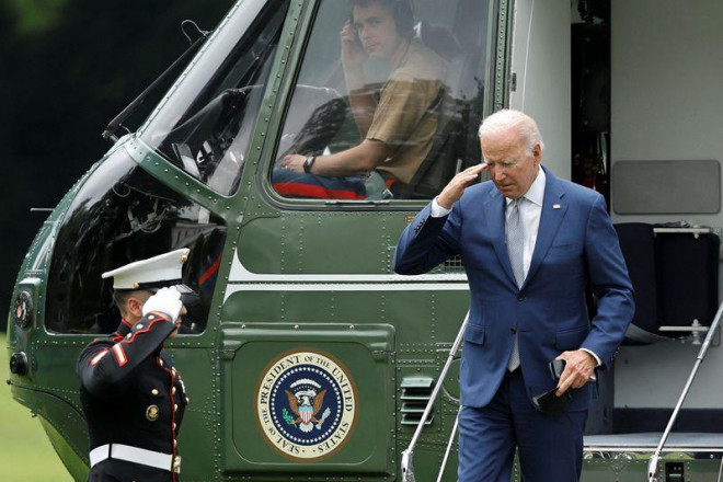 Tổng thống Joe Biden công bố khoản viện trợ vũ khí mới lên tới 1 tỉ USD cho Ukraine. Ảnh: Reuters