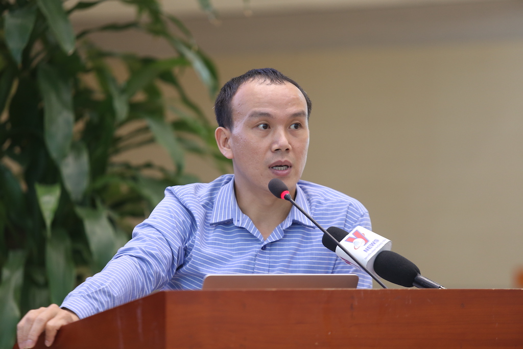 Ông Hoàng Phúc Lâm - Phó Giám đốc Trung tâm Dự báo khí tượng thủy văn Quốc gia chia sẻ tại hội thảo