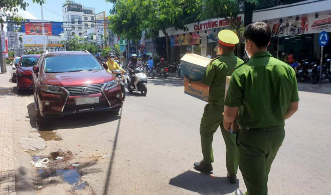 Ngày 17-6, sau khi Viện Kiểm sát Nhân dân tỉnh Khánh Hòa phê chuẩn, cơ quan điều tra đã tống đạt các quyết định trên. Công an đã thực hiện lệnh bắt tạm giam đối với Trần Quốc Huy, áp dụng biện pháp ngăn chặn cấm đi khỏi nơi cư trú đối với Huỳnh Văn Dõng. Riêng Nguyễn Thị Thúy đã bị bắt giam trong một vụ án khác.