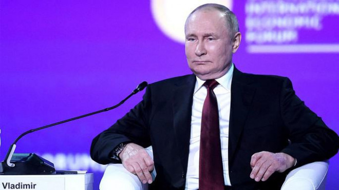 Tổng thống Nga Vladimir Putin hôm 17-6 tuyên bố Nga sẽ chống lại các lệnh trừng phạt của phương Tây nhằm vào chiến dịch quân sự của Nga ở Ukraine.Ảnh: TASS