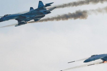 Nga tấn công dữ dội các mục tiêu ở Syria, nguy cơ xung đột quân sự với Mỹ tăng
