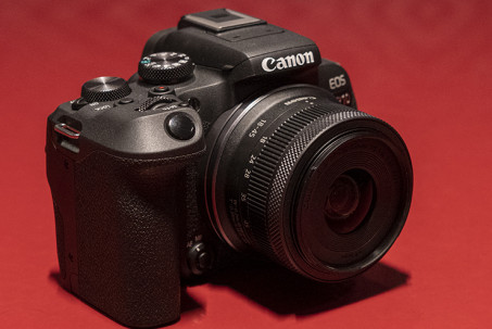Máy ảnh Canon EOS R7 và R10 chính thức về Việt Nam, giá từ 35,2 triệu đồng