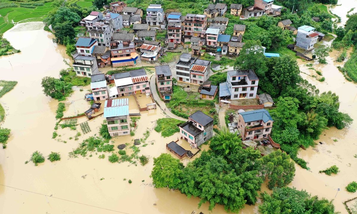 Ngập lụt ở Quảng Tây (Trung Quốc) (ảnh: Hoàn cầu)