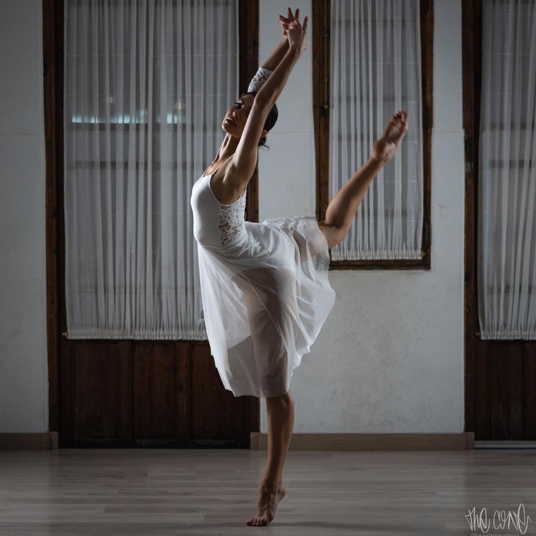 Paula Pérez có nhiều năm rèn luyện bộ môn ballet.