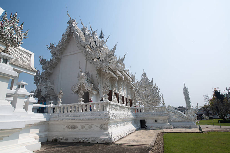 13. Đền Trắng là một trong những điểm thu hút nhiều du khách nhất ở Chiang Rai và là một trong những ngôi đền quan trọng nhất của Thái Lan.&nbsp;
