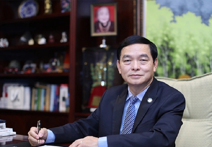 Chủ tịch Tập đoàn Hòa Bình Lê Viết Hải chi trăm tỷ đỡ giá cổ phiếu - 1