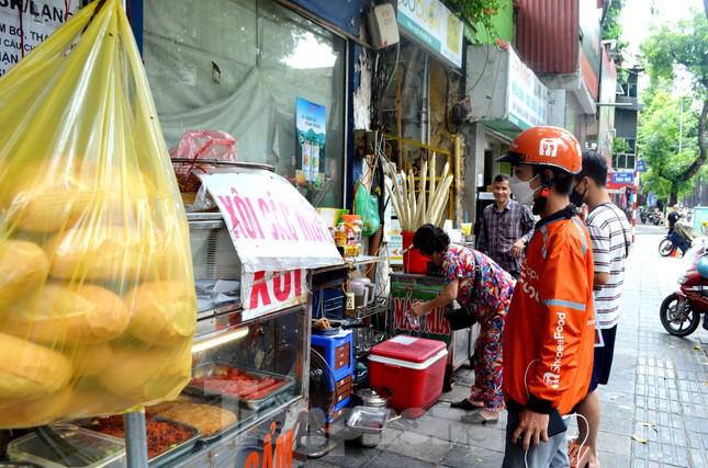 Giá xăng tăng, sinh viên chật vật làm thêm, tằn tiện chi tiêu - 2