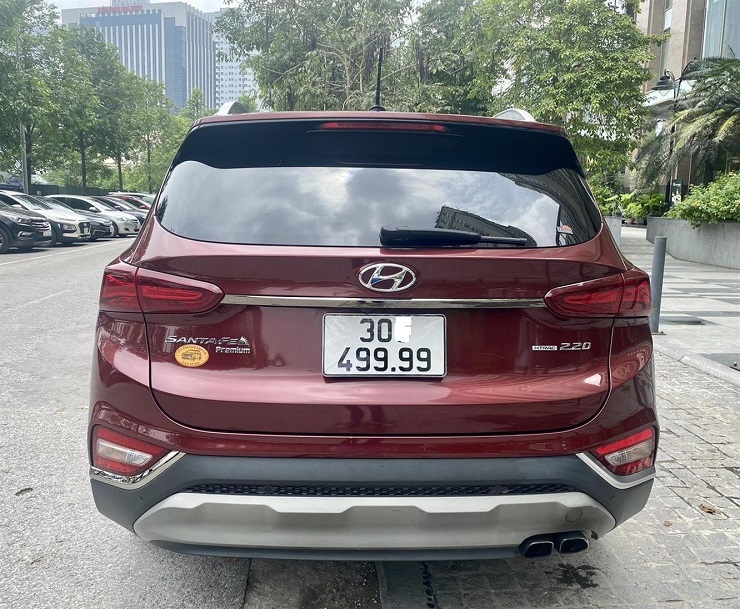 Chiếc Hyundai Santa Fe trên thuộc đời 2020