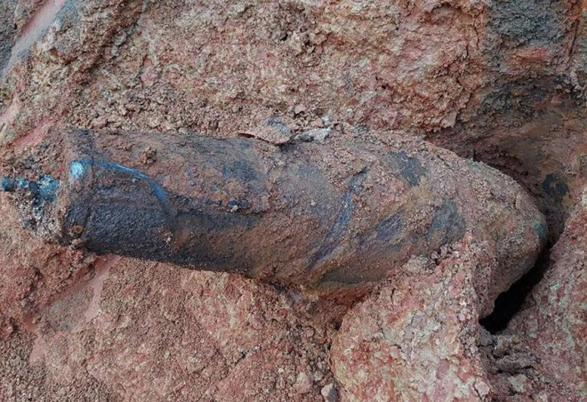 Phát hiện khối kim loại nghi là bom ở Vĩnh Phúc - 1
