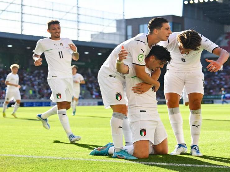 Video bóng đá U19 Slovakia - U19 Italia: Trừng phạt sai lầm, khoảnh khắc toả sáng (U19 châu Âu)