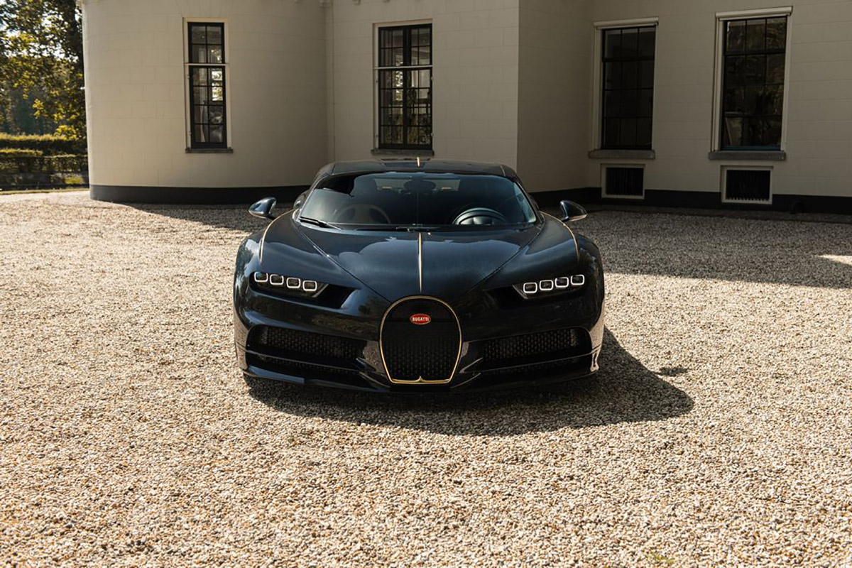 Đây là một trong ba chiếc xe triệu đô Bugatti Chiron L&#39;Ébé được sản xuất - 1
