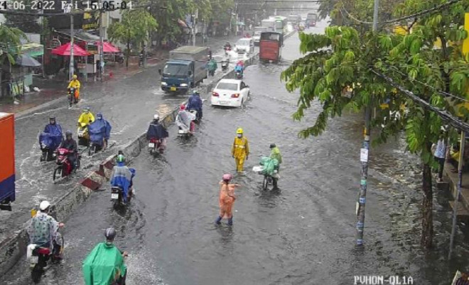 Điểm ngập tại đường Phan Văn Hớn