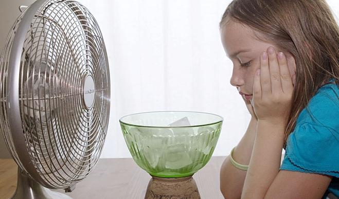 5 sai lầm khi giải nhiệt ngày hè gây hại sức khỏe, nhiều người đang mắc mà không biết - 3