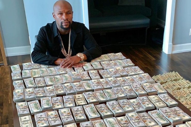 Mayweather có những phát ngôn và hành động đanh thép đáp trả ý kiến cho rằng anh đã phá sản