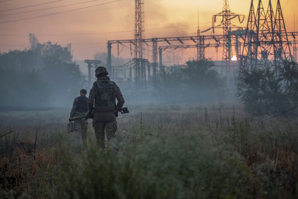 Binh sĩ Ukraine đã nhận lệnh rút lui khỏi Severodonetsk (ảnh: Reuters)
