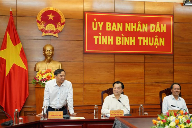 Từ trái sang phải: Ông Lương Văn Hải, nguyên Phó Chủ tịch; ông Nguyễn Ngọc Hai, Nguyên Chủ tịch UBND tỉnh đã bị bắt giam và ông Nguyễn Đức Hòa, nguyên Phó Chủ tịch UBND tỉnh bị đề nghị khiển trách.