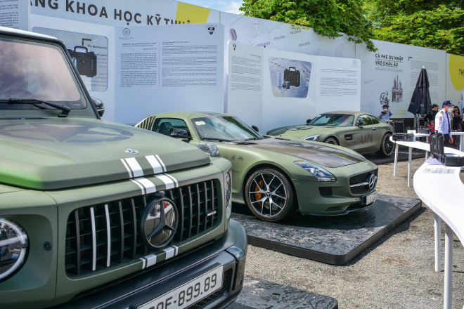 Dàn xe được trưng bày của đại gia Đặng Lê Nguyên Vũ gồm 12 chiếc đến từ các thương hiệu Mercedes-Benz, Maserati, Porsche, Acura, Lamborghini và Bentley với giá trị ước tính hơn 100 tỷ đồng.