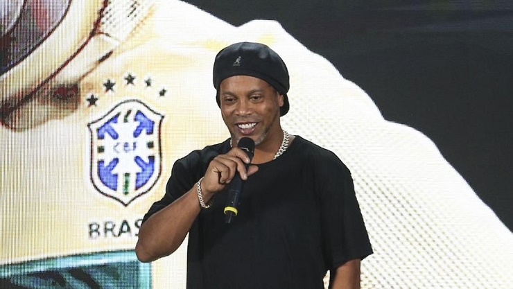 Ronaldinho gia nhập đội bóng Indonesia, đá 1 tuần &#34;bỏ túi&#34; 13,6 tỷ đồng - 4