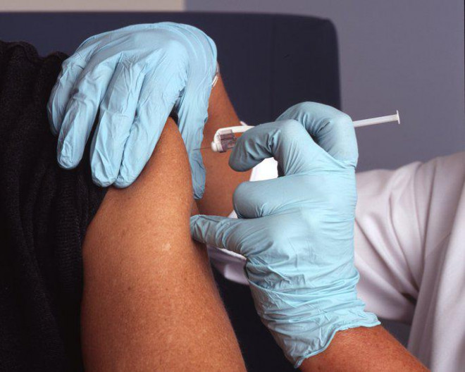 Tác dụng phụ bất ngờ của vắc-xin cúm lên căn bệnh cả thế giới bó tay - 1