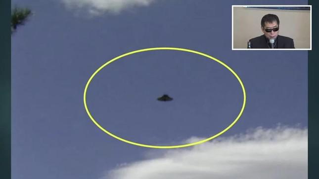 Nhà nghiên cứu Takeharu Mikami đưa ra bằng chứng về việc nhìn thấy UFO. Ảnh: Viện nghiên cứu UFO quốc tế