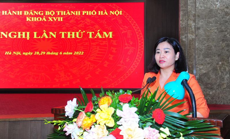 Phó Bí thư Thường trực Thành ủy Nguyễn Thị Tuyến trình bày báo cáo tại hội nghị&nbsp;- Ảnh: Viết Thành