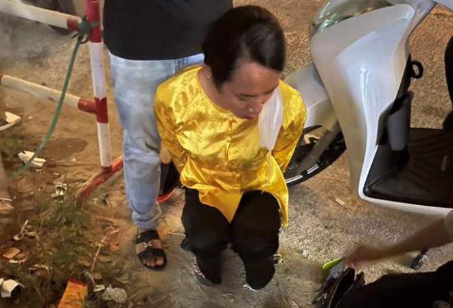 Công an quận Ngũ Hành Sơn bắt quả tang Linh đang giao ma túy