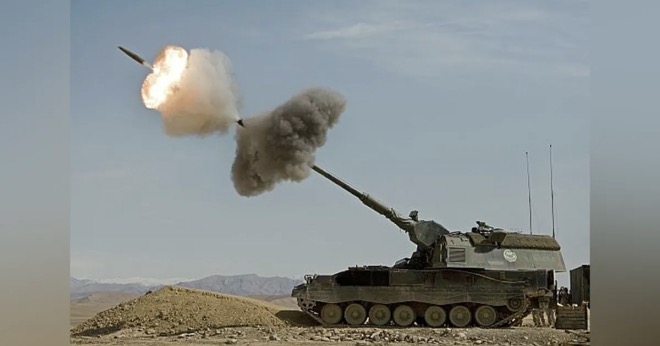 Lựu pháo M777 hoặc pháo tự hành M109 đều có thể sử dụng đạn pháo dẫn đường Excalibur.