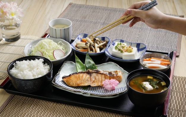 5 bí quyết quan trọng trong ăn uống giúp người Nhật sống thọ, người Việt ai cũng có thể áp dụng - 1