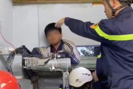 Bé trai 11 tuổi ở Quảng Ninh bị cửa cuốn đè tử vong