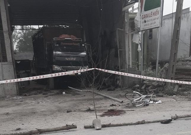 Thông tin mới vụ nổ gara ô tô khiến 2 người tử vong - 1