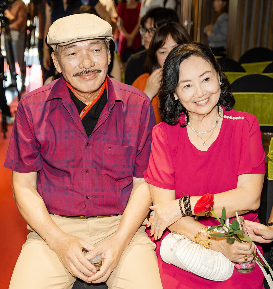 Nhạc sĩ Trần Tiến và vợ