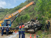 Tin tức trong ngày - “Lý lịch” chiếc xe tải bị lật khiến 4 người tử vong ở Phú Yên