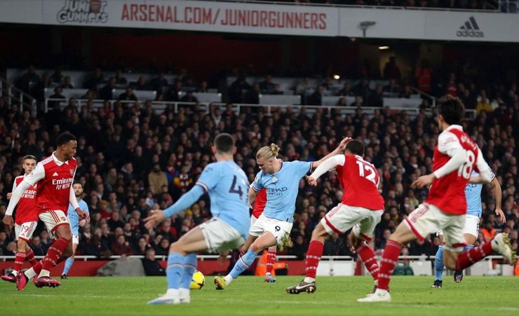 Man City và Arsenal hoàn toàn có thể phải đá play-off với nhau để tranh chức vô địch Premier League mùa này