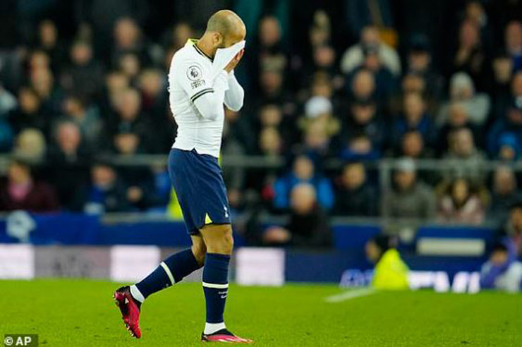 Thẻ đỏ không hề oan dành cho Lucas Moura