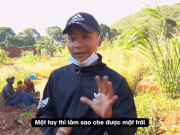 Giải trí - Phản ứng của Quang Linh Vlogs khi bị nói &quot;lợi dụng người dân Châu Phi&quot;