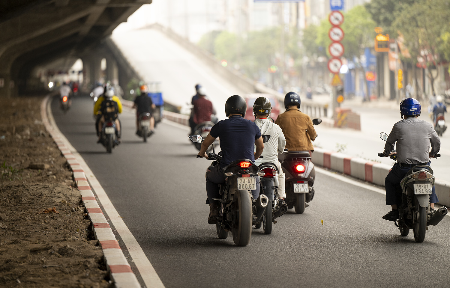 Sau gần 2 tháng thi công, phần mở rộng trên đường Nguyễn Xiển (Thanh Xuân, Hà Nội, do Ban Quản lý dự án đầu tư xây dựng công trình hạ tầng kỹ thuật và nông nghiệp Hà Nội làm chủ đầu tư) đã chính thức được đưa vào sử dụng.