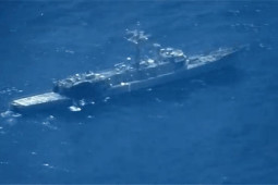 Video: Loạt tên lửa, bom đánh chìm tàu chiến Mỹ trong tập trận RIMPAC 2022