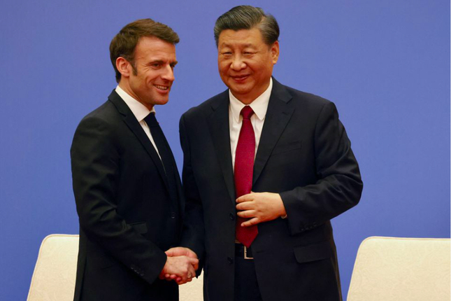 Chủ tịch Trung Quốc Tập Cận Bình và Tổng thống Pháp Emmanuel Macron. (Ảnh: Reuters)