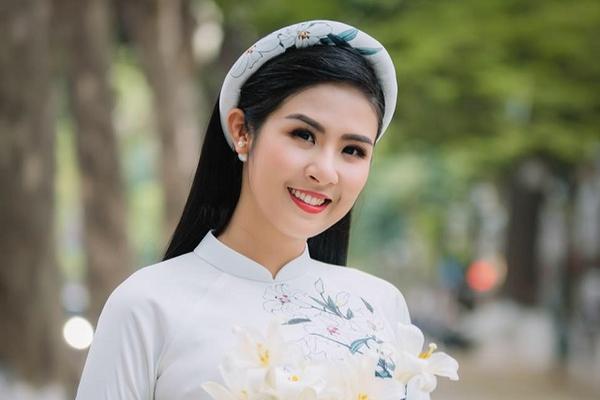 Hé lộ mức lương của Hoa hậu Ngọc Hân tại công ty bất động sản - 1