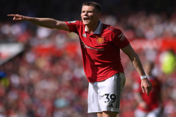 Newcastle tính “rút ruột” MU: Chiêu mộ McTominay, “Quỷ đỏ” hét giá bao nhiêu?