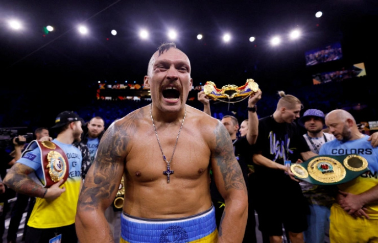 "Chú mèo" Usyk nhận vinh dự đặc biệt