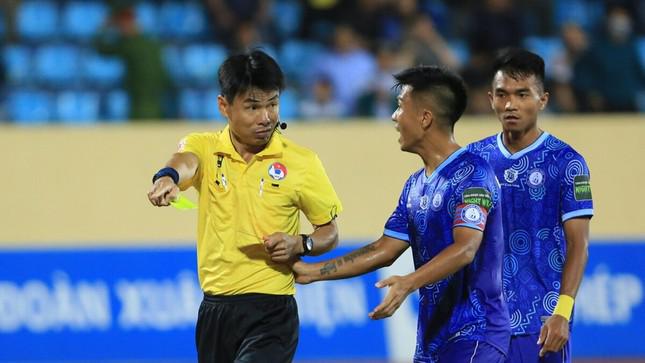 Nhằm hạn chế sai sót, VAR sẽ sớm được triển khai ở V-League - 1