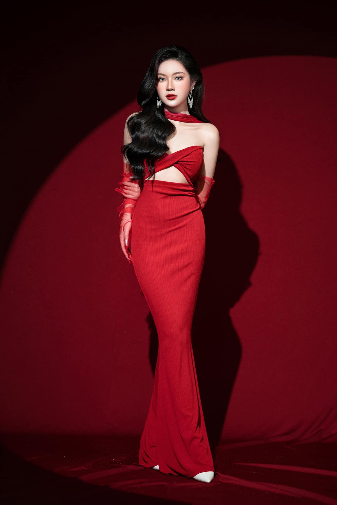 Thí sinh 18 tuổi được yêu thích nhất Miss World Vietnam - VnExpress Giải trí