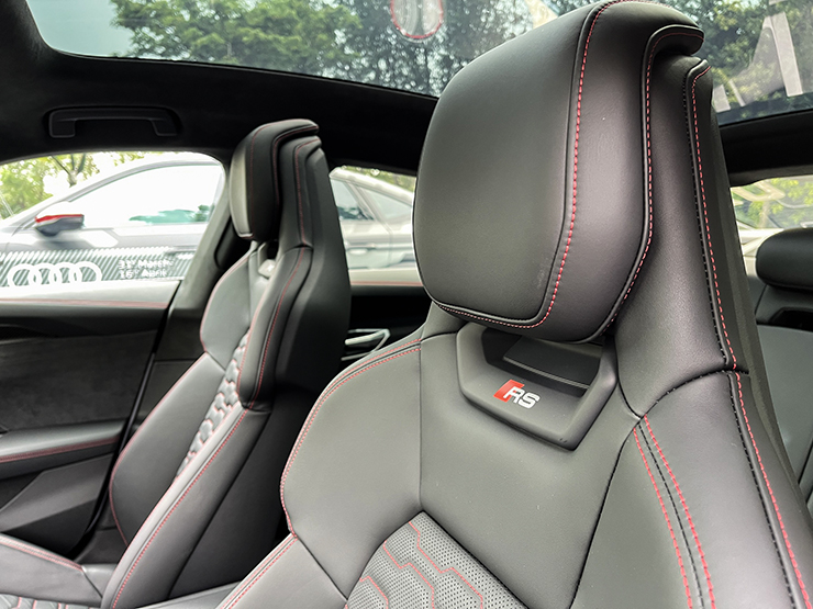 Audi RS E-Tron GT được phân phối chính hãng trong tháng này - 9